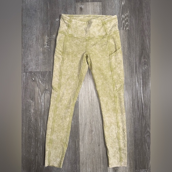 Lululemon Fast and Free High Rise Tight 25" *Ice Dye
Size 6 - Picture 7 of 16
